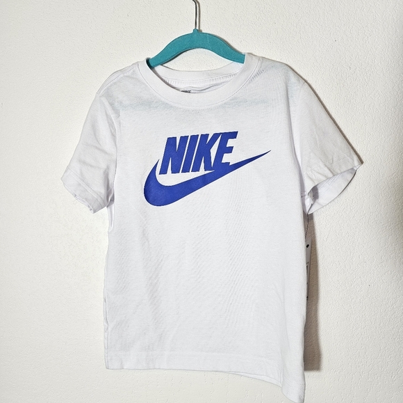 Nike White and Blue Short Sleeve Tee Boys Size 7 NWT - Picture 2 of 6